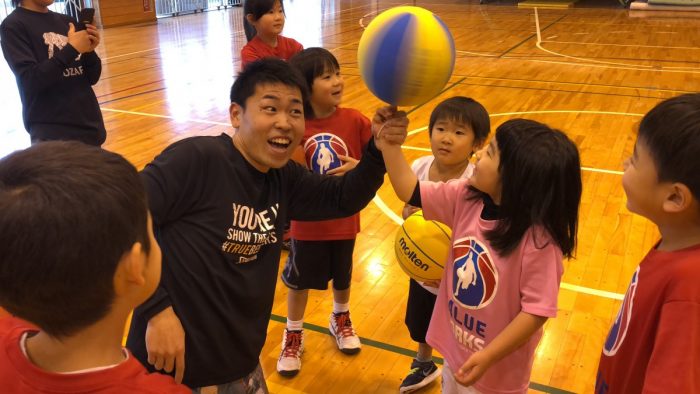 バスケプロパフォーマー もりもりさんが来てくれました 川崎市のバスケットボールスクール